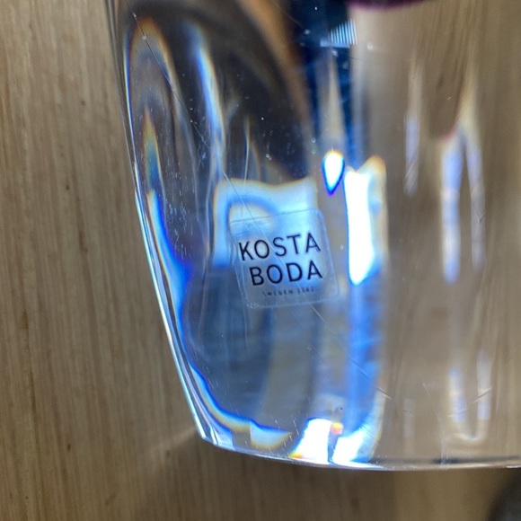 Beautiful Kosta Boda free blown glass vase - Picture 4 of 6